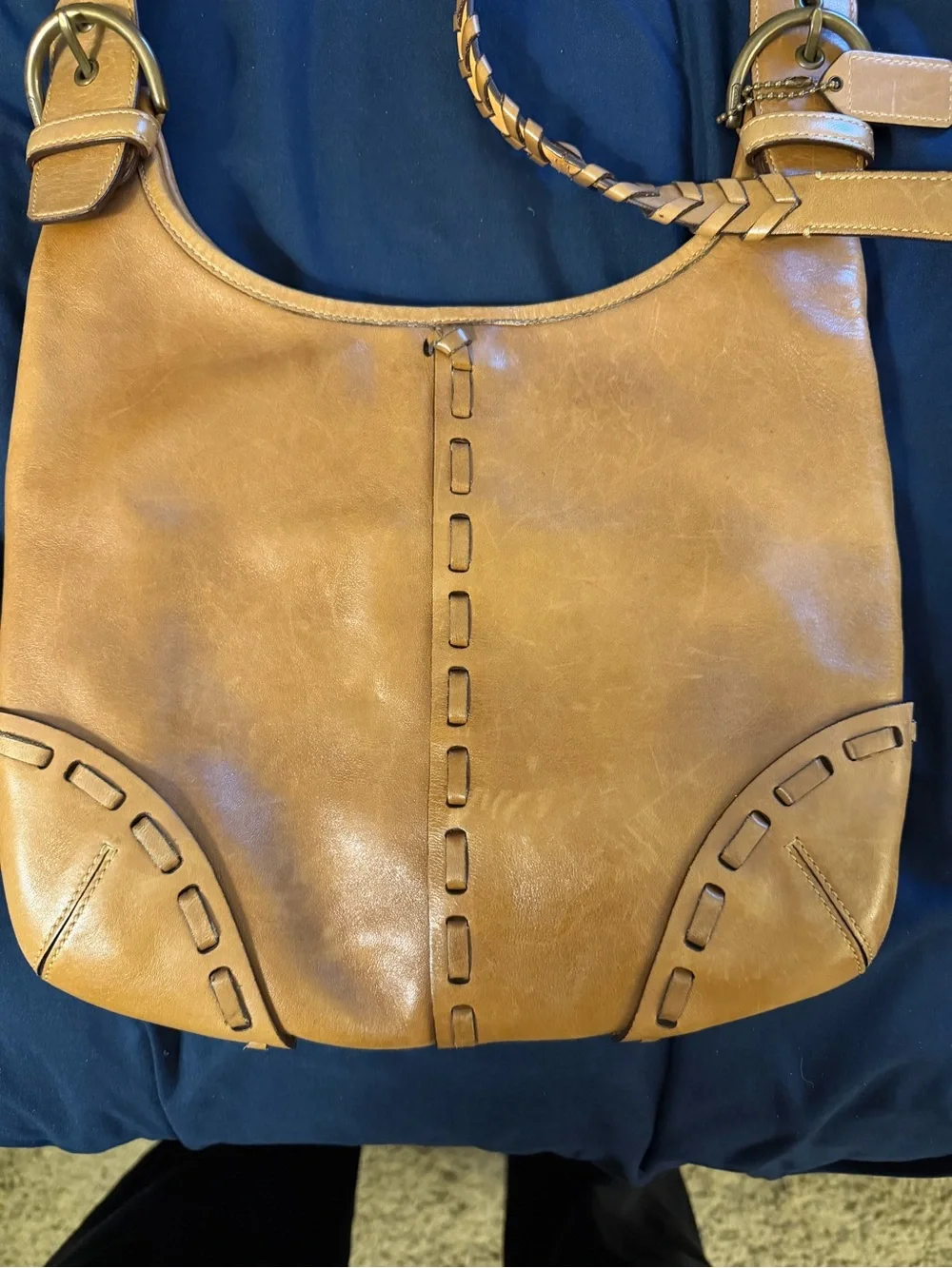 Coach Women's Leather crossbody Bag in tan. Style 9540 - Picture 2 of 11